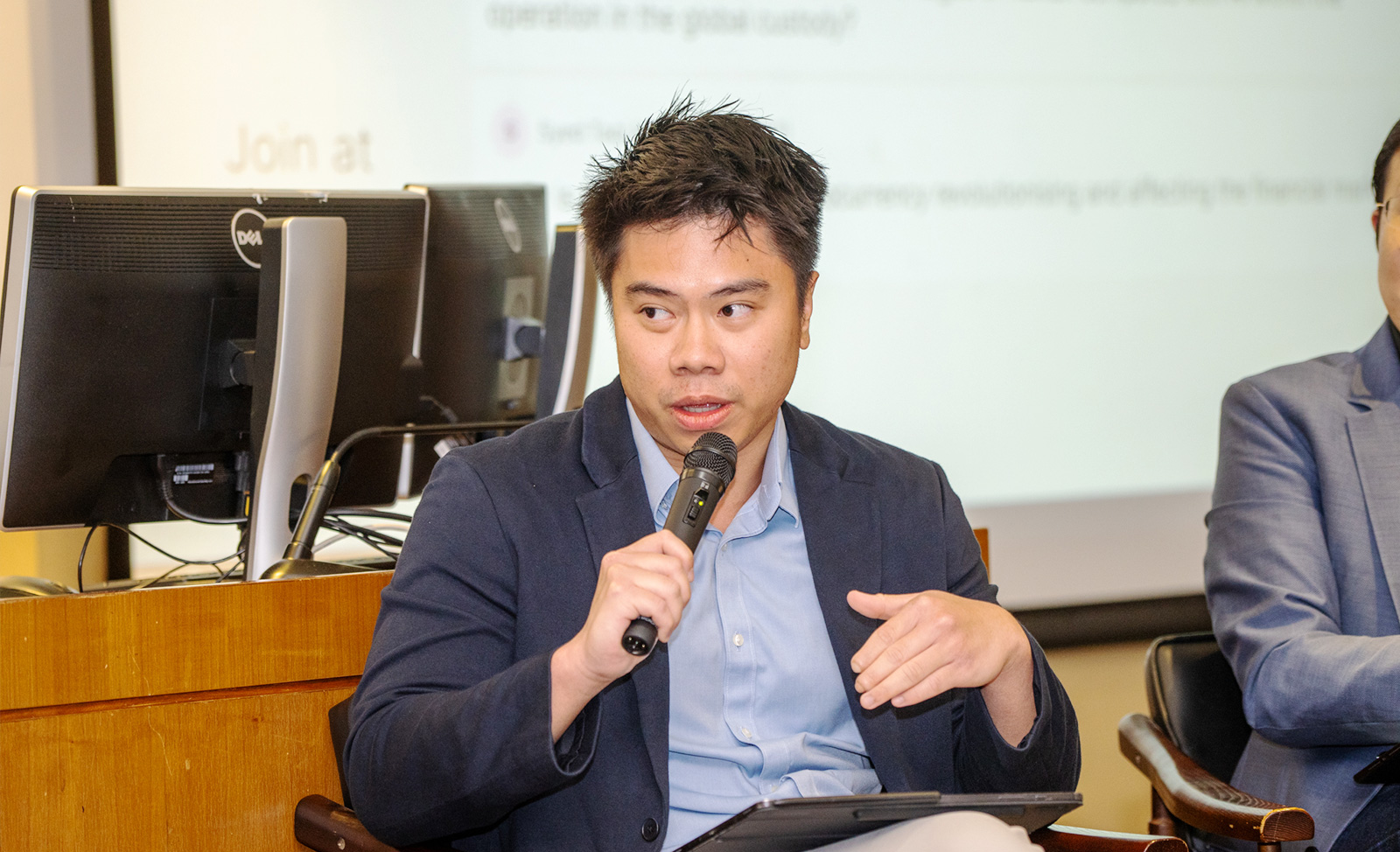 Industry leaders share expertise on entrepreneurship and AI at CB3020 Advanced Business Seminar Series
