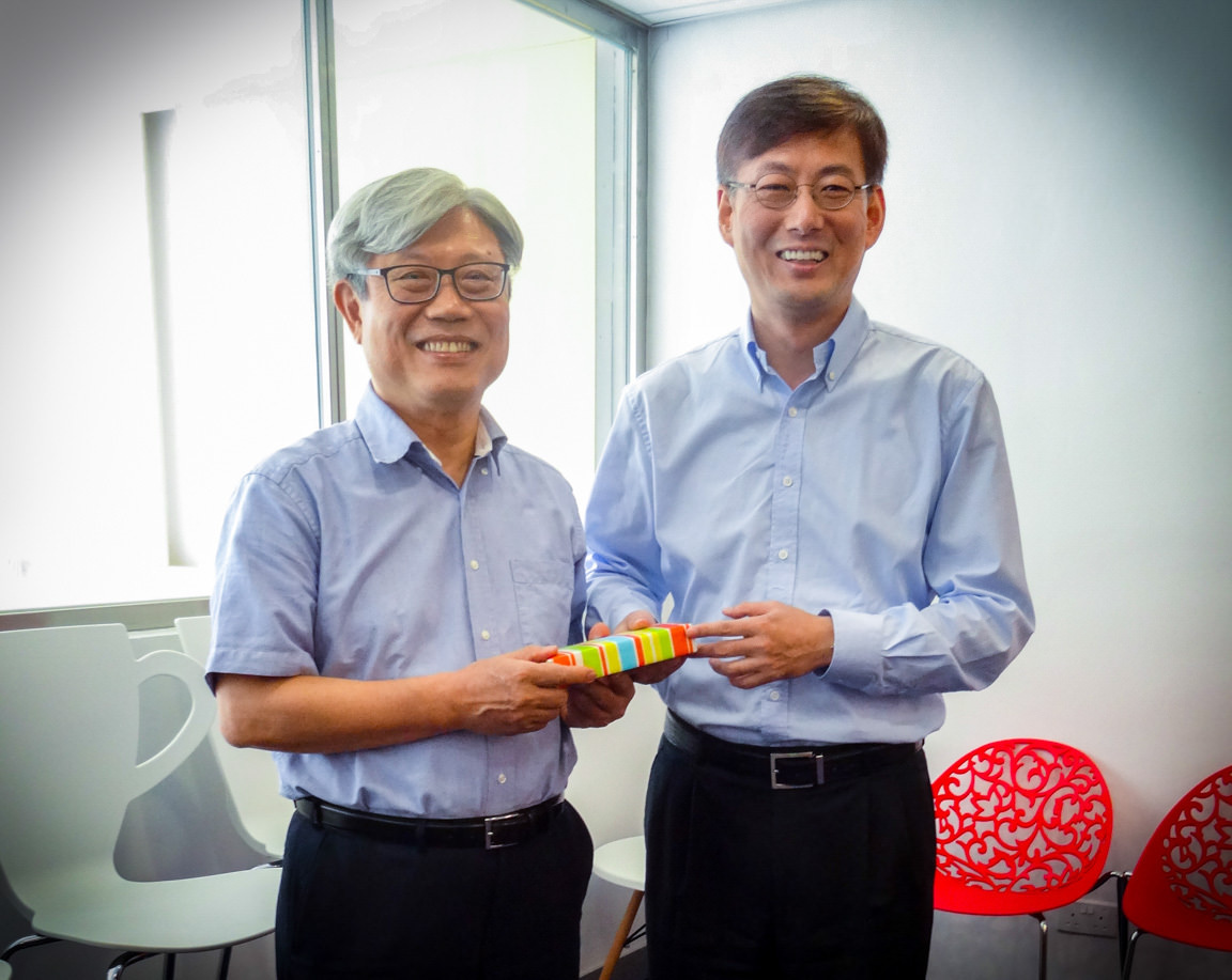 AC hosts farewell party for Prof Jeong Bon Kim