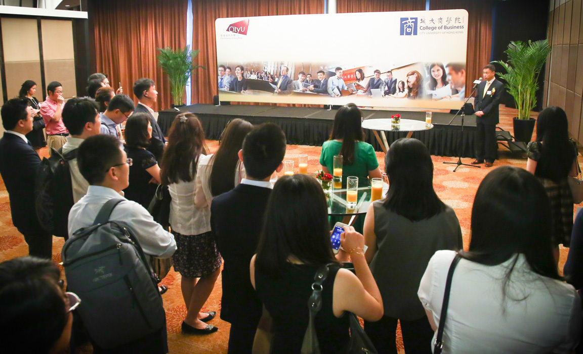 CB hosts Alumni Cocktail in Shanghai