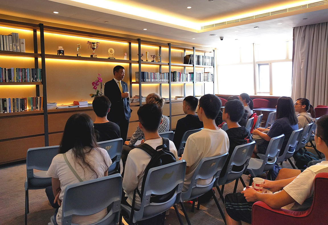 College Dean meets BSc Computational Finance students