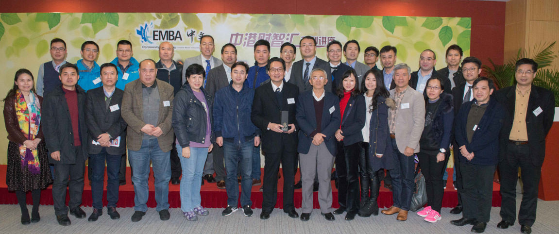 Esteemed alumnus tells entrepreneurship experiences in EMBA seminar