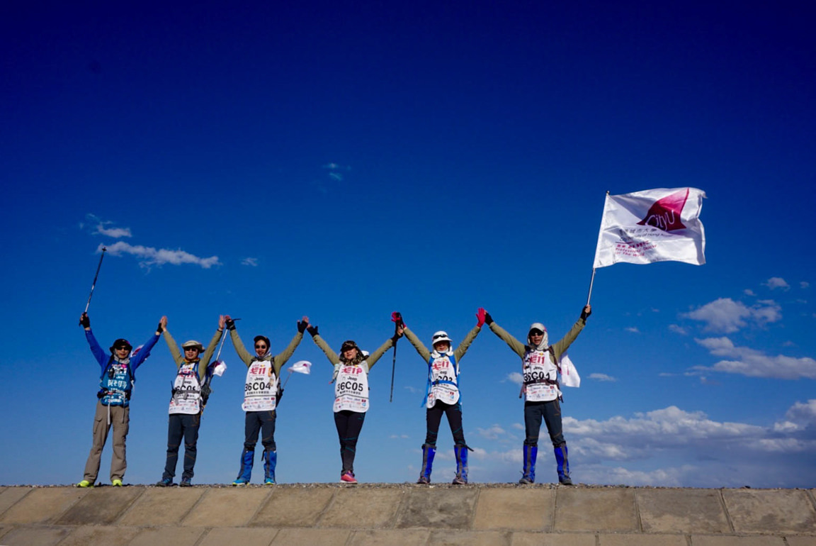 High spirits bring EMBA students through Gobi Challenge