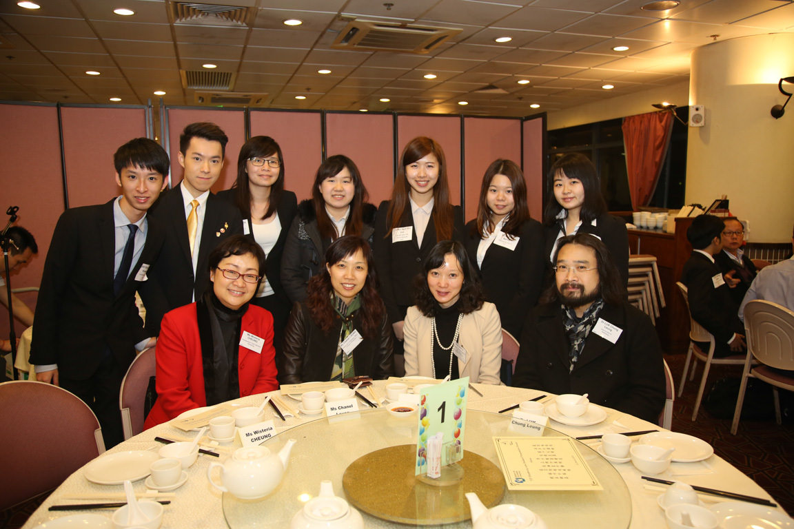Young scholars share experience on personal growth and study